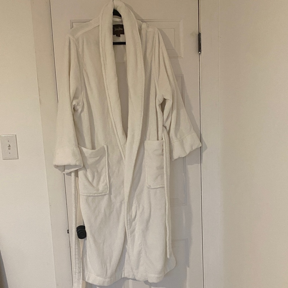 Neiman Marcus men’s Robe size L/XL